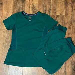 Healing Hands scrub set, hunter green.